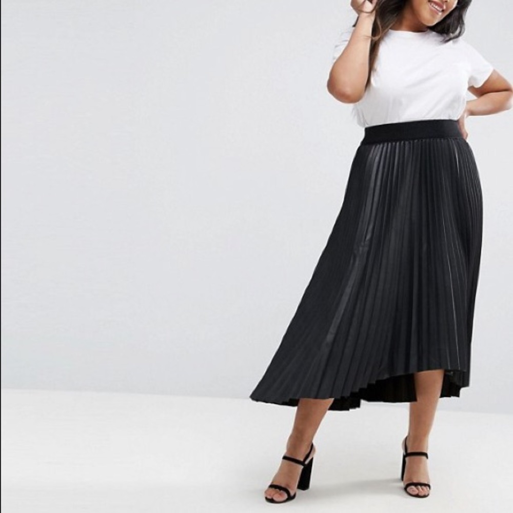 Elvi Black PU Pleated Dip Hem Skirt
